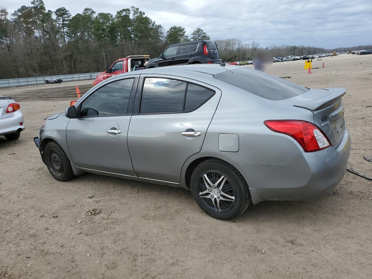 2014 NISSAN VERSA S - Фото 2