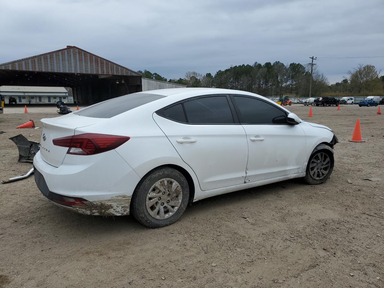 2019 HYUNDAI ELANTRA SE - Image 3