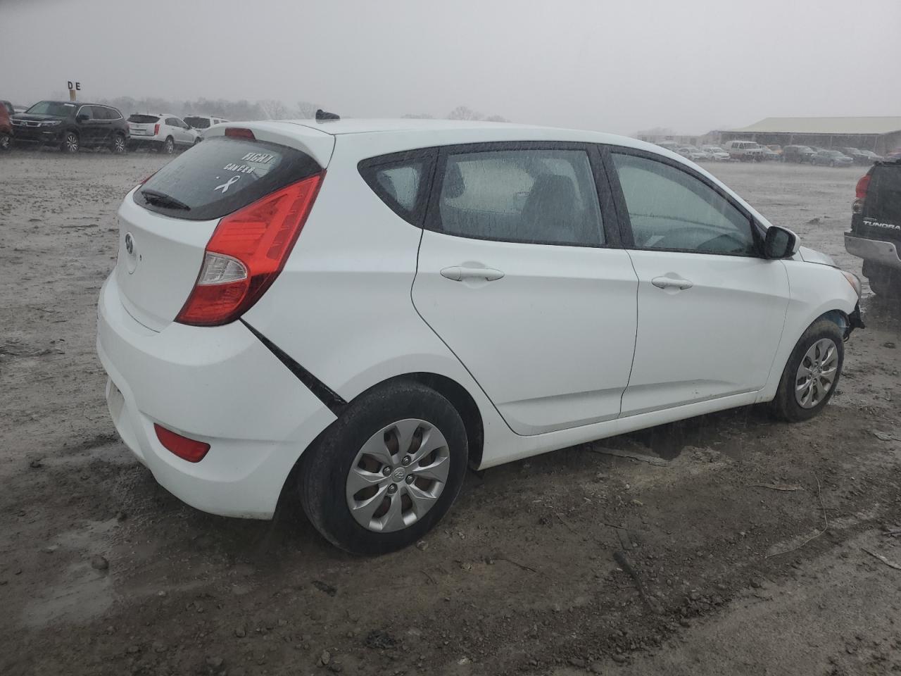 2016 HYUNDAI ACCENT SE - Фото 3