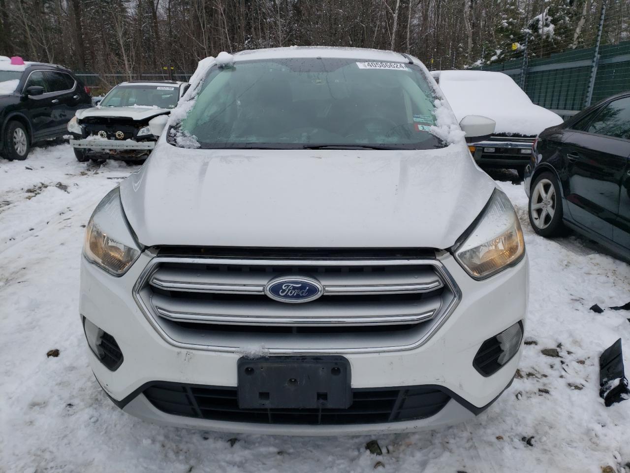 2017 FORD ESCAPE SE - Фото 5
