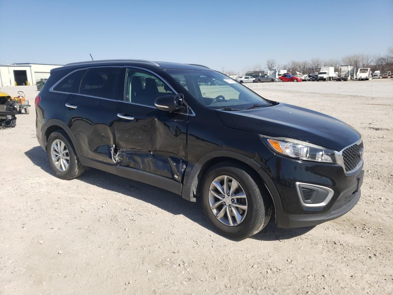2016 KIA SORENTO LX - Image 4