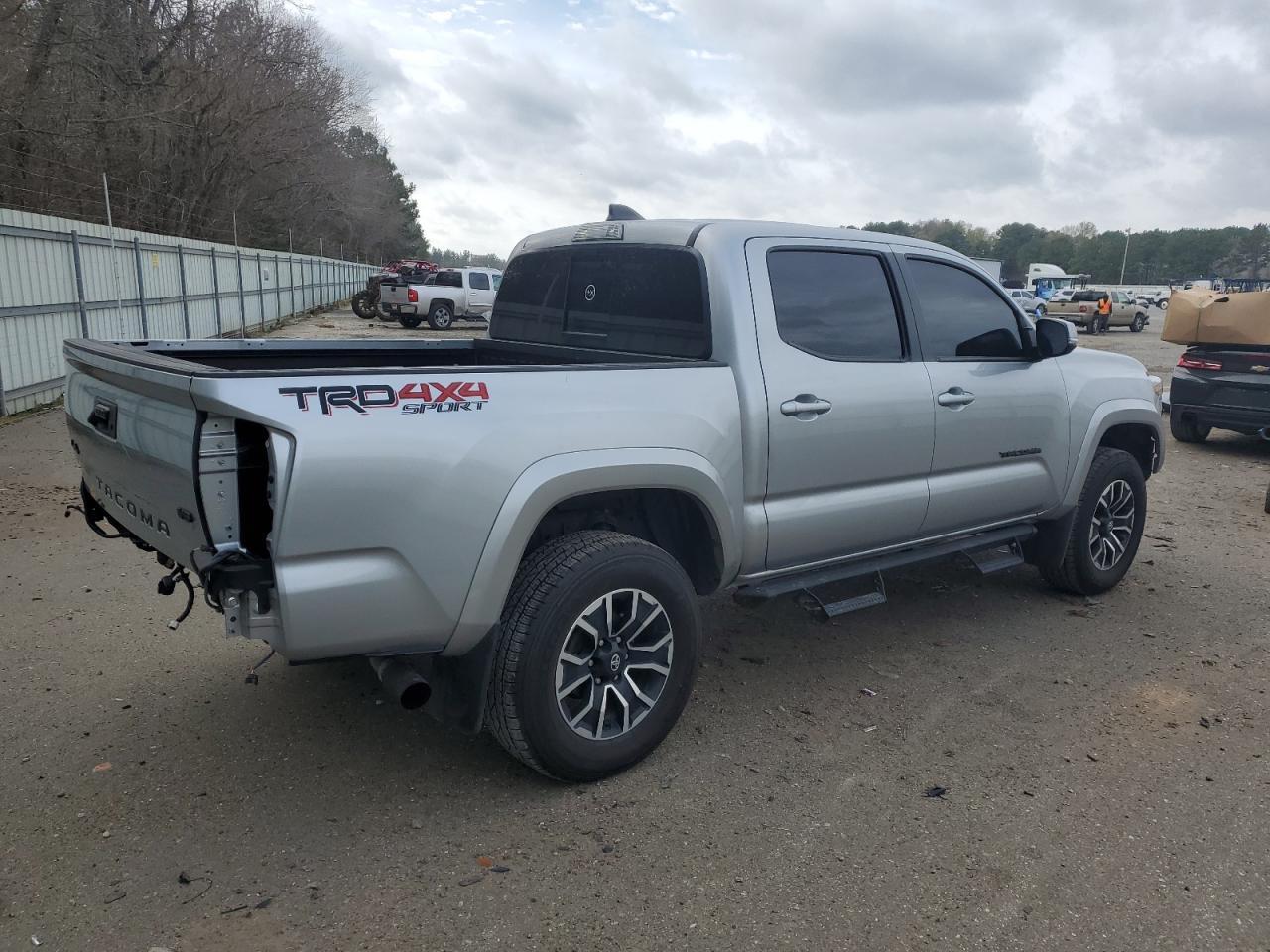 2023 TOYOTA TACOMA DOU - Фото 3