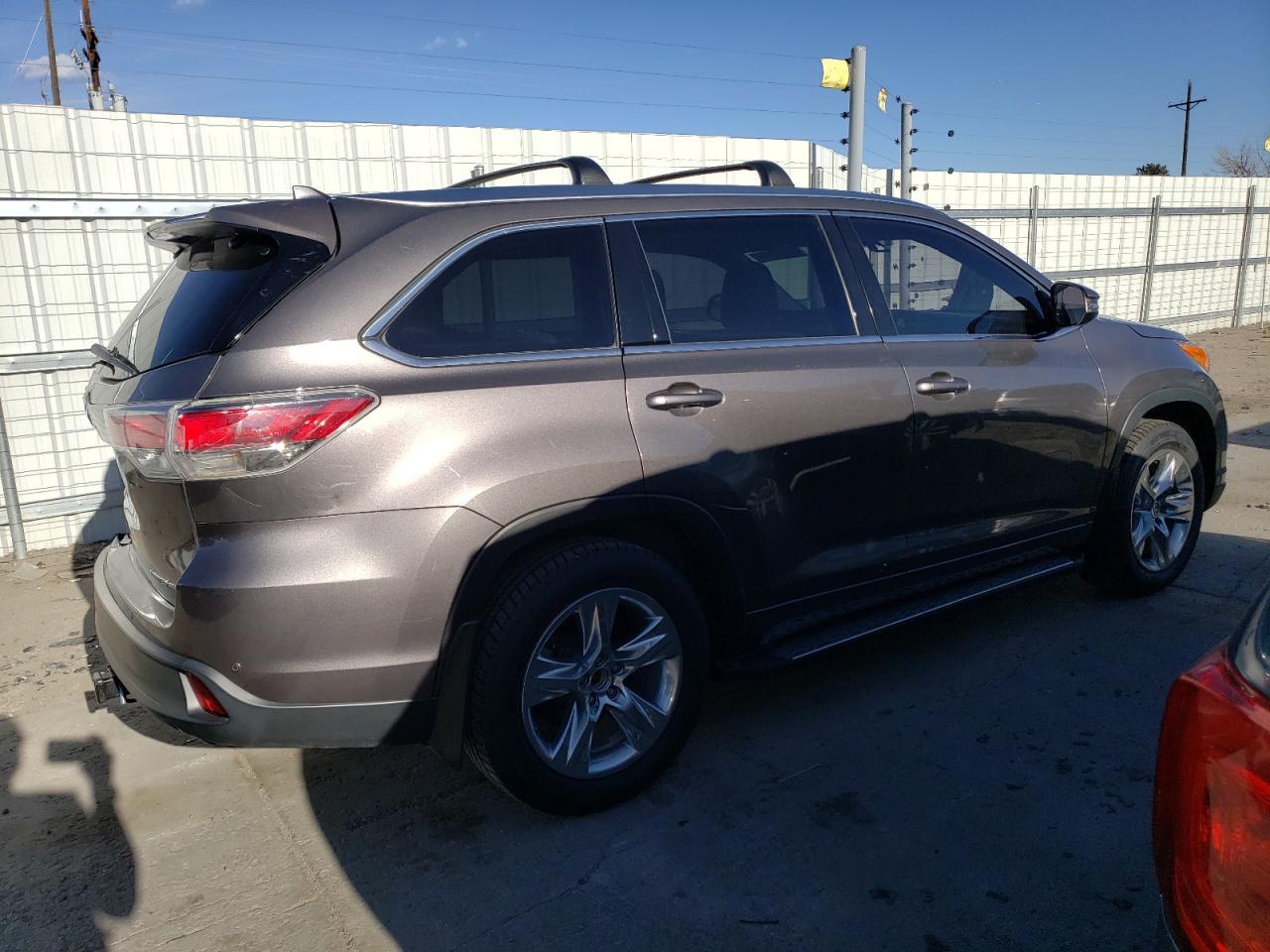 2015 TOYOTA HIGHLANDER - Фото 3
