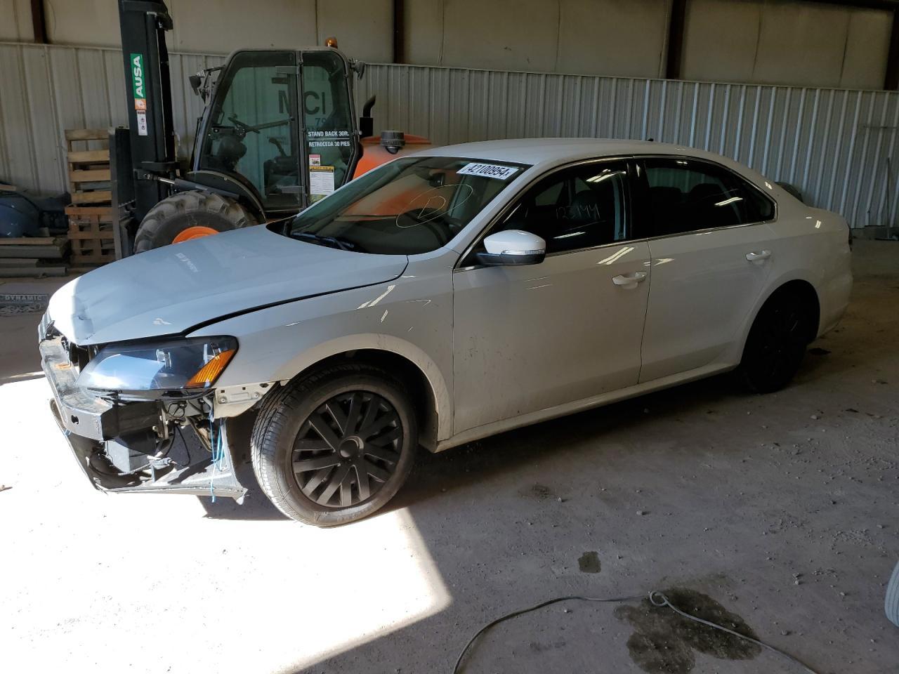 2013 VOLKSWAGEN PASSAT SE