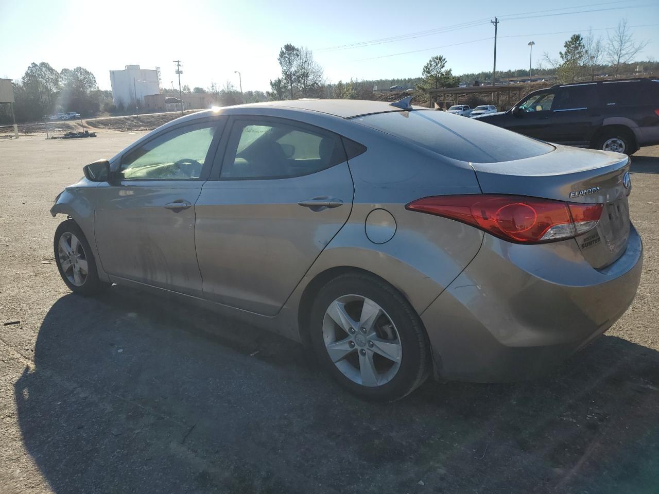 2013 HYUNDAI ELANTRA GL - Image 2