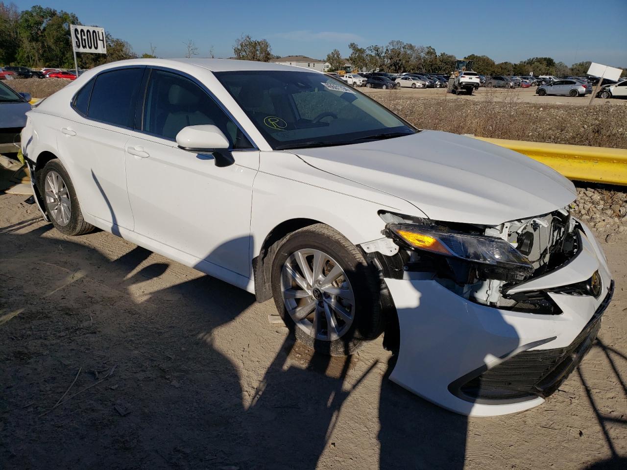 2023 TOYOTA CAMRY LE - Фото 4