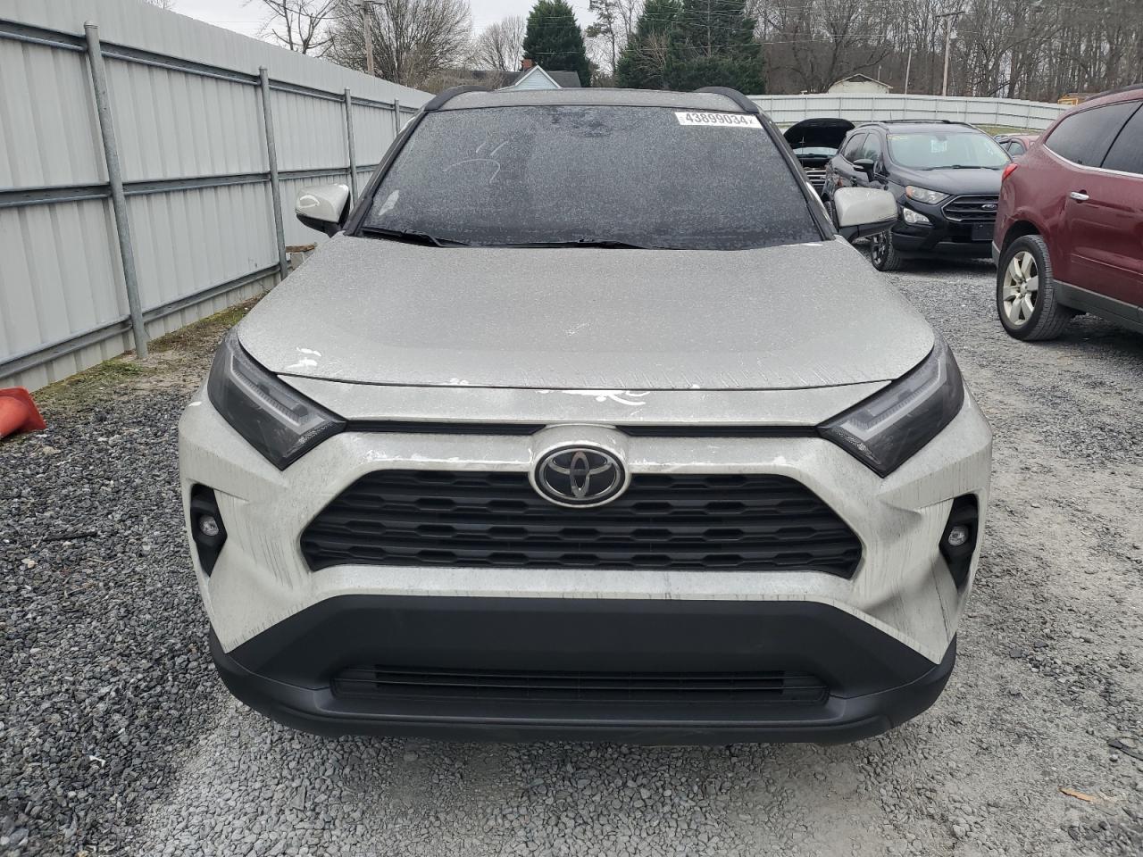 2022 TOYOTA RAV4 XLE P - Фото 5