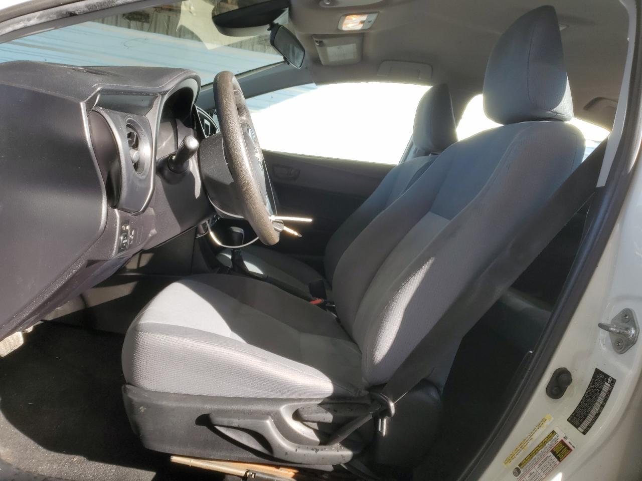 2019 TOYOTA COROLLA L - Image 7