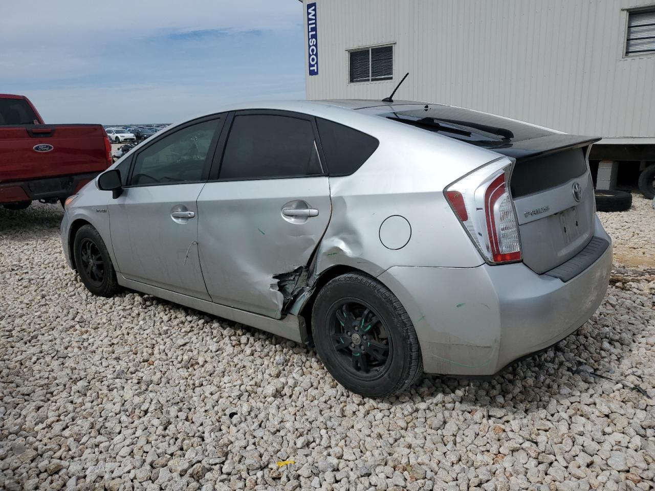 2015 TOYOTA PRIUS - Image 2