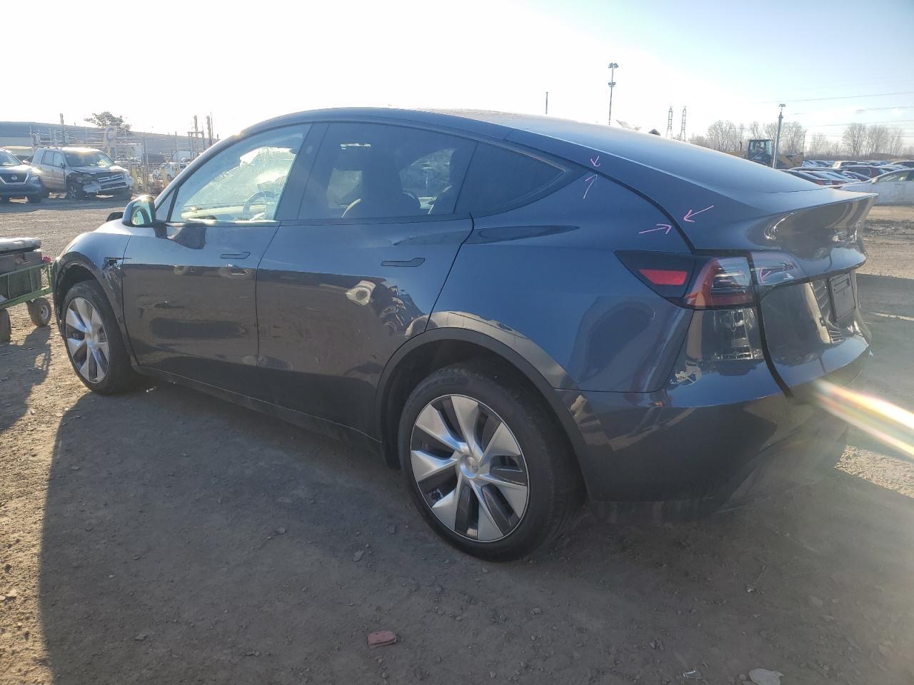 2023 TESLA MODEL Y - Фото 2