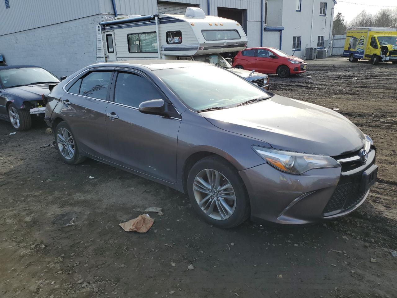 2017 TOYOTA CAMRY LE - Image 4