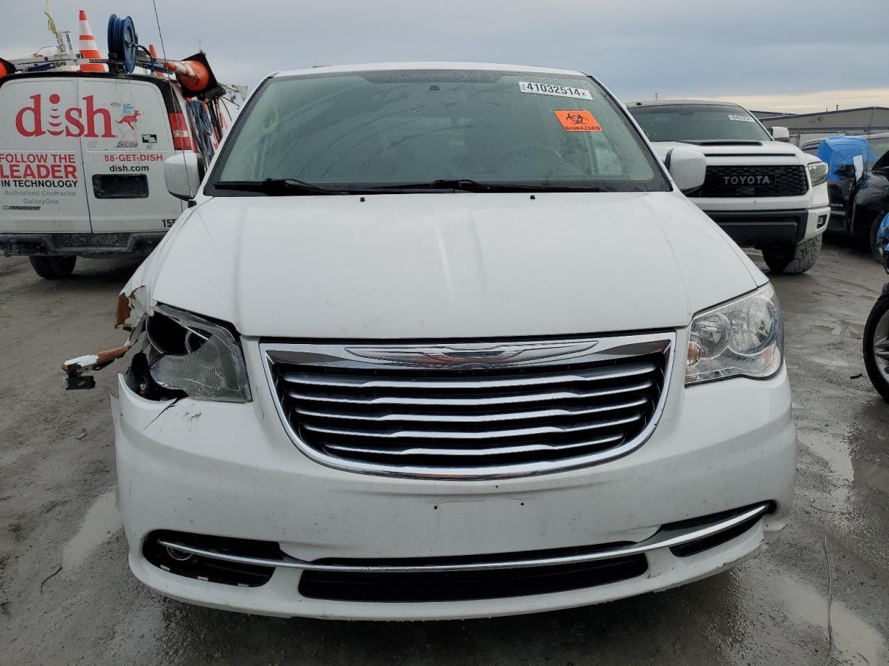 2014 CHRYSLER TOWN & COU - Фото 5