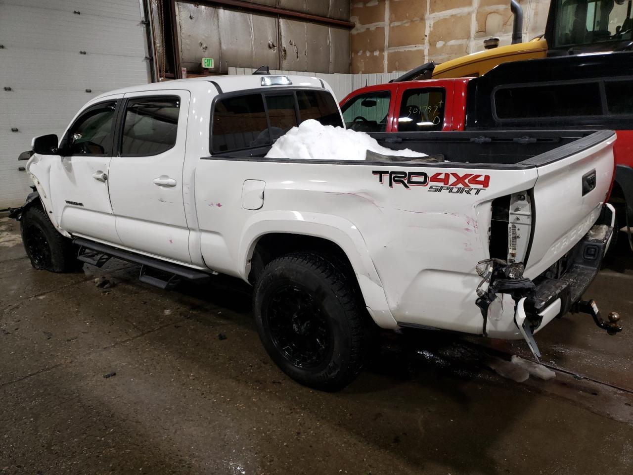 2016 TOYOTA TACOMA DOU - Фото 2