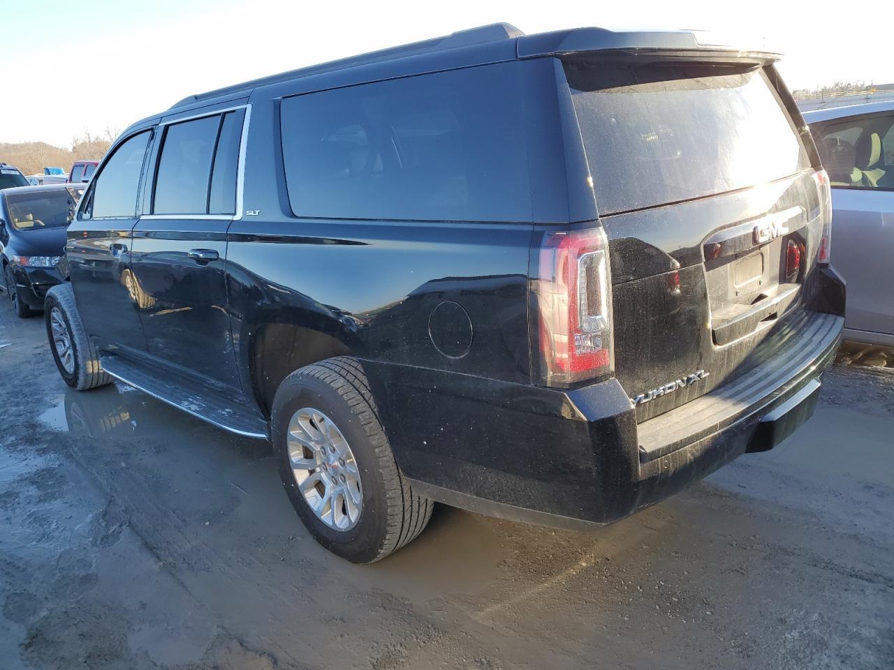 2016 GMC YUKON XL K - Фото 2