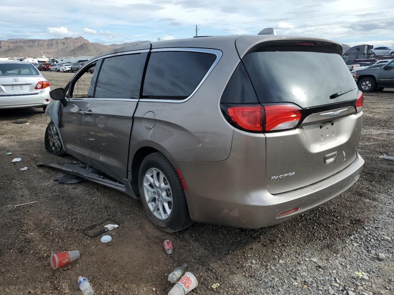 2017 CHRYSLER PACIFICA T - Image 2