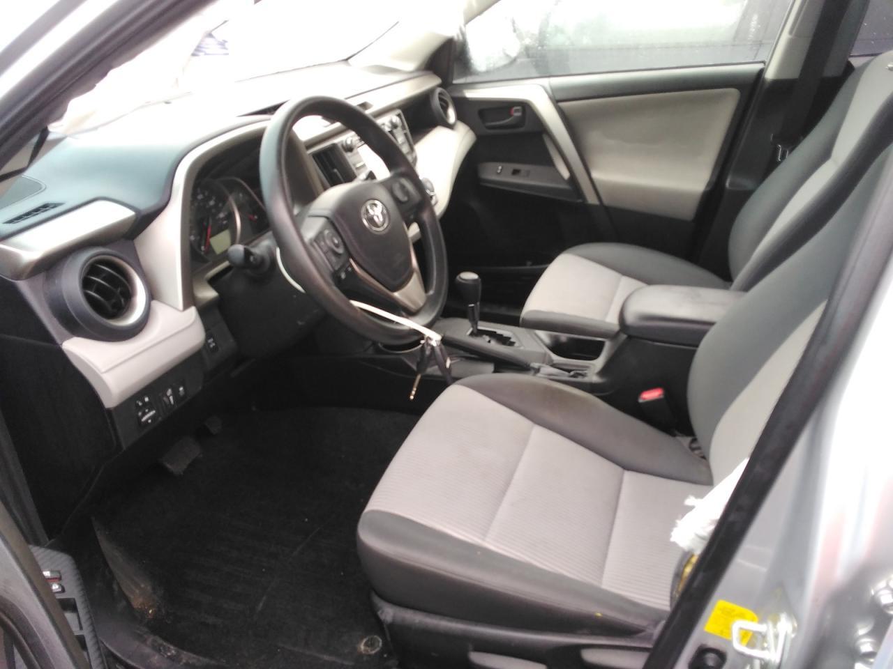 2015 TOYOTA RAV4 LE - Фото 7