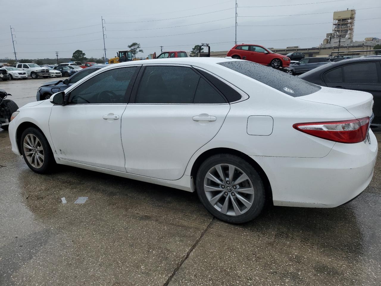 2017 TOYOTA CAMRY LE - Фото 2