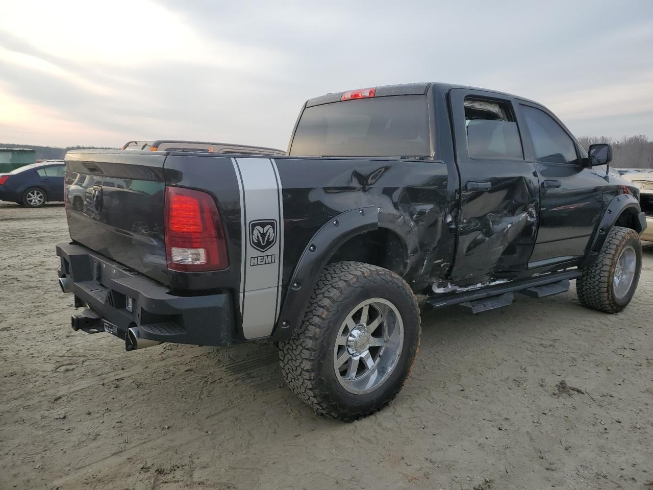 2015 RAM 1500 ST - Image 3