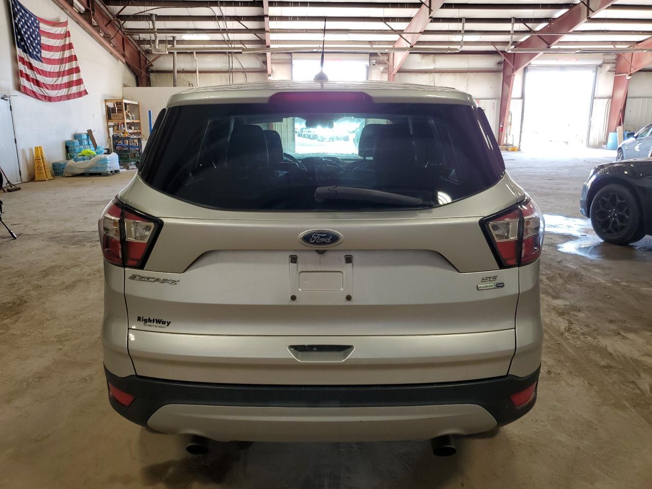 2017 FORD ESCAPE SE - Image 6