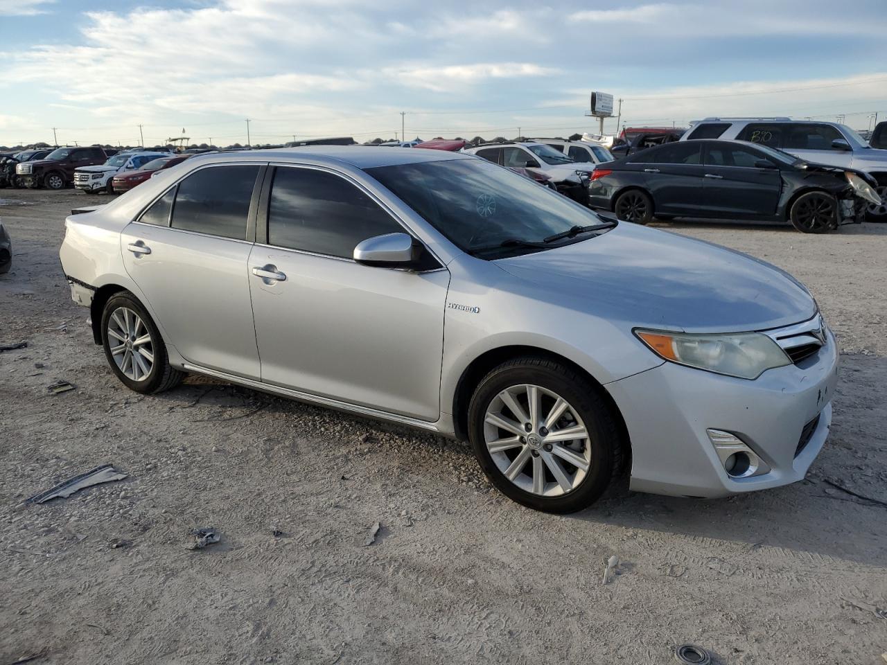 2012 TOYOTA CAMRY HYBR - Image 4