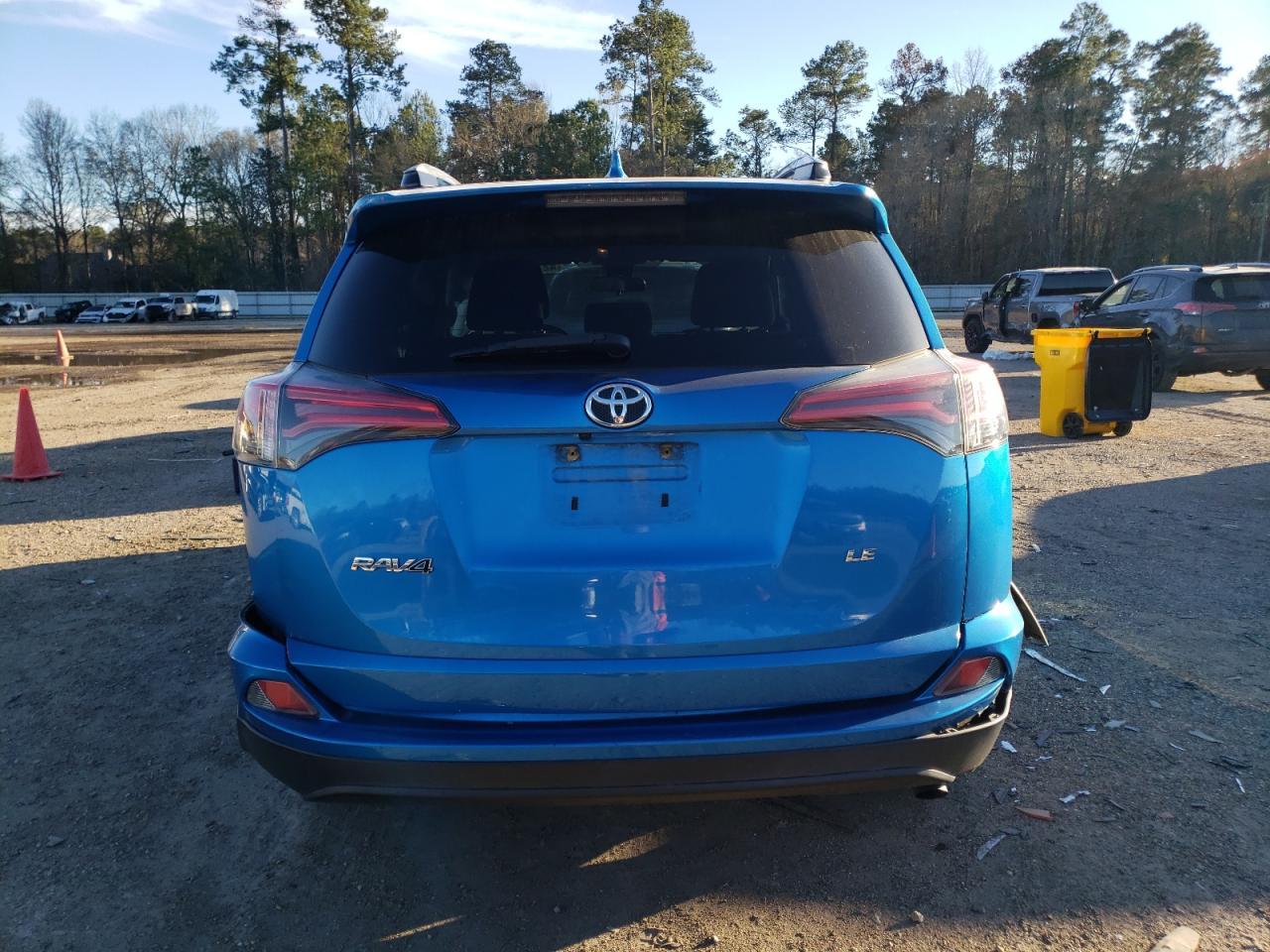 2017 TOYOTA RAV4 LE - Image 6