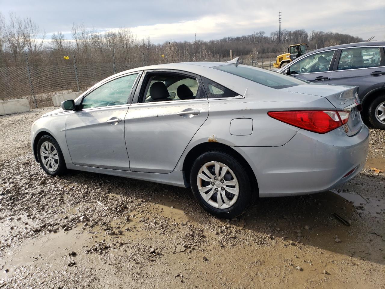 2011 HYUNDAI SONATA GLS - Image 2