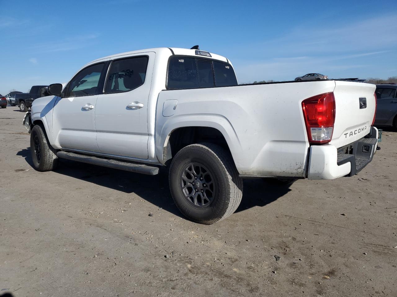 2016 TOYOTA TACOMA DOU - Фото 2