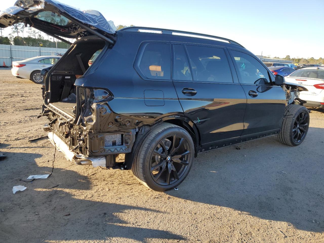 2024 BMW X7 XDRIVE4 - Image 3