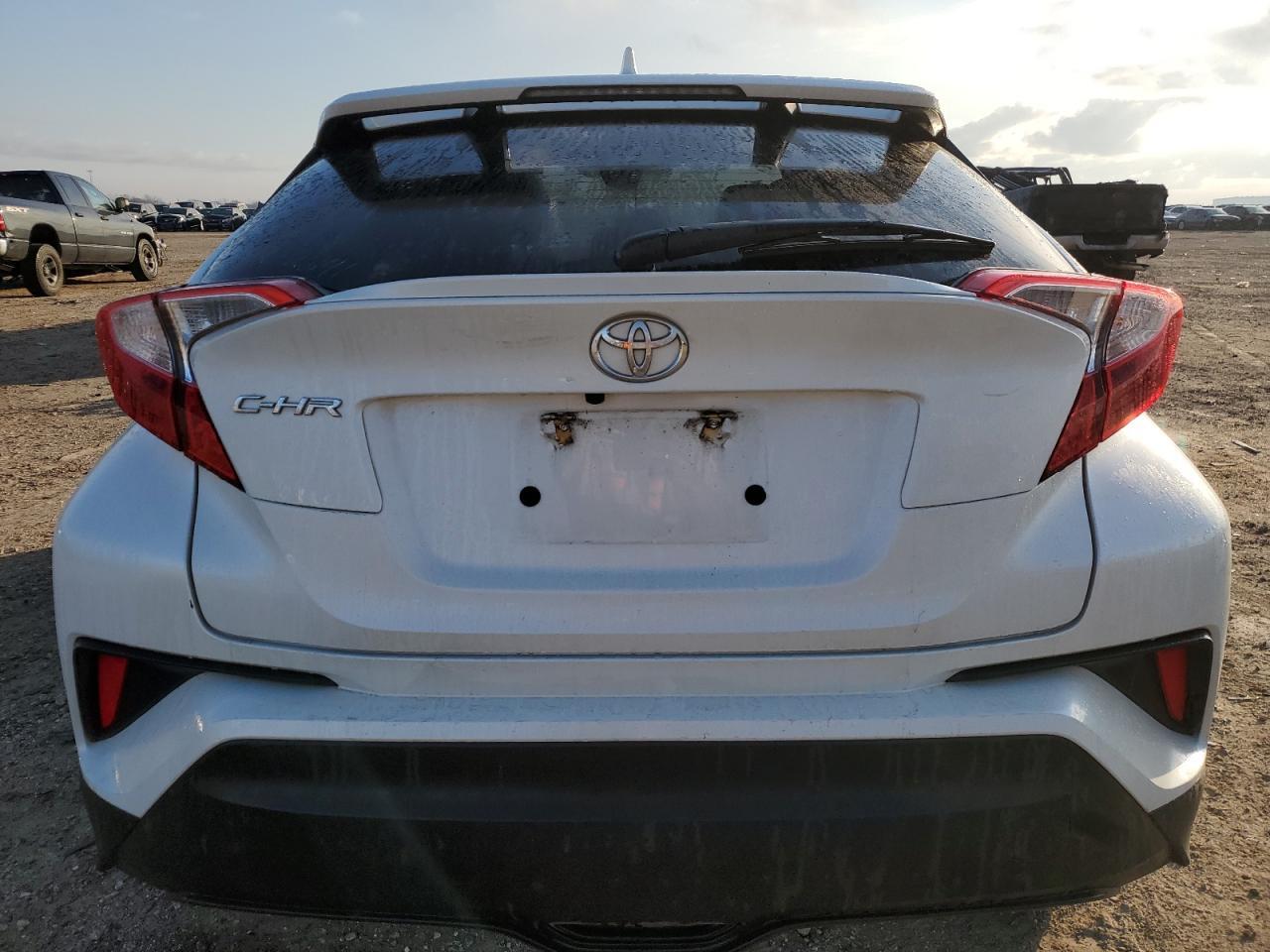 2018 TOYOTA C-HR XLE - Фото 6