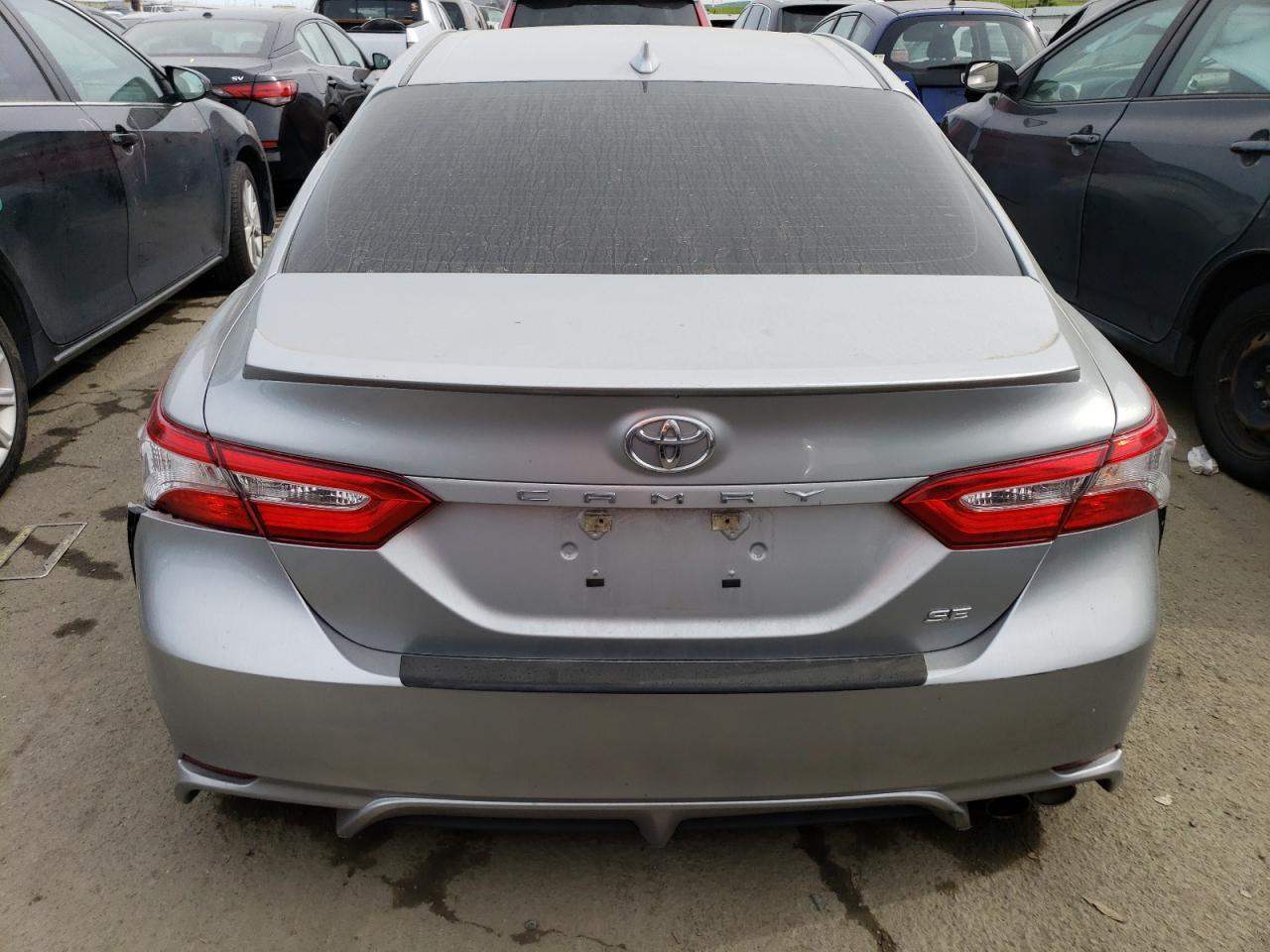 2020 TOYOTA CAMRY SE - Фото 6