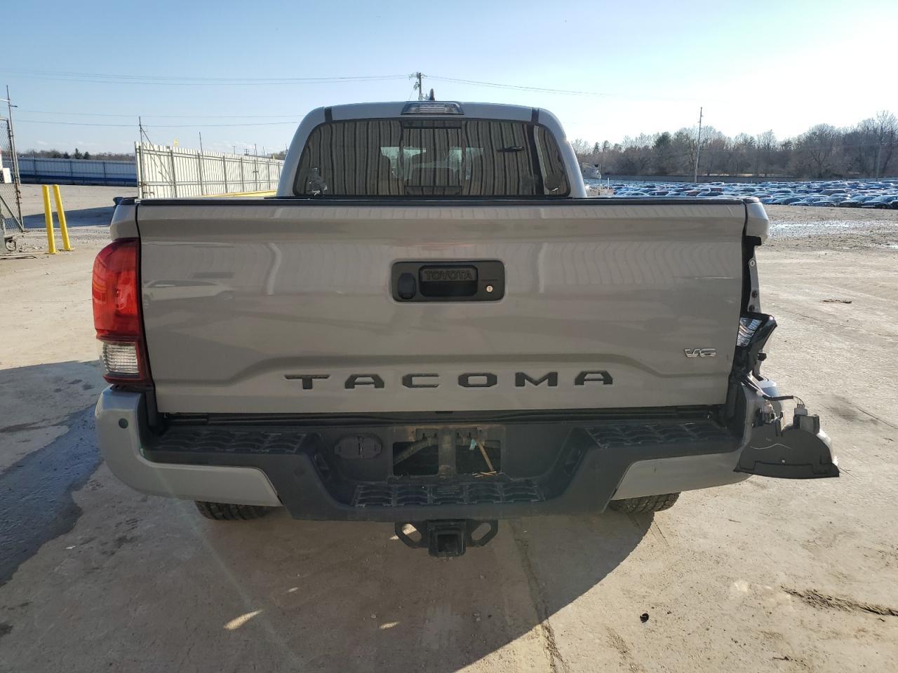 2019 TOYOTA TACOMA DOU - Фото 6