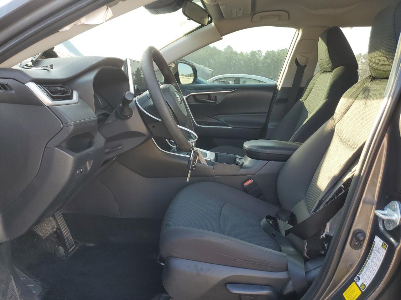 2023 TOYOTA RAV4 LE - Фото 7