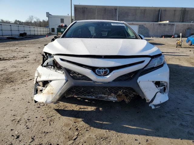 2020 Toyota Camry Se - Фото 5