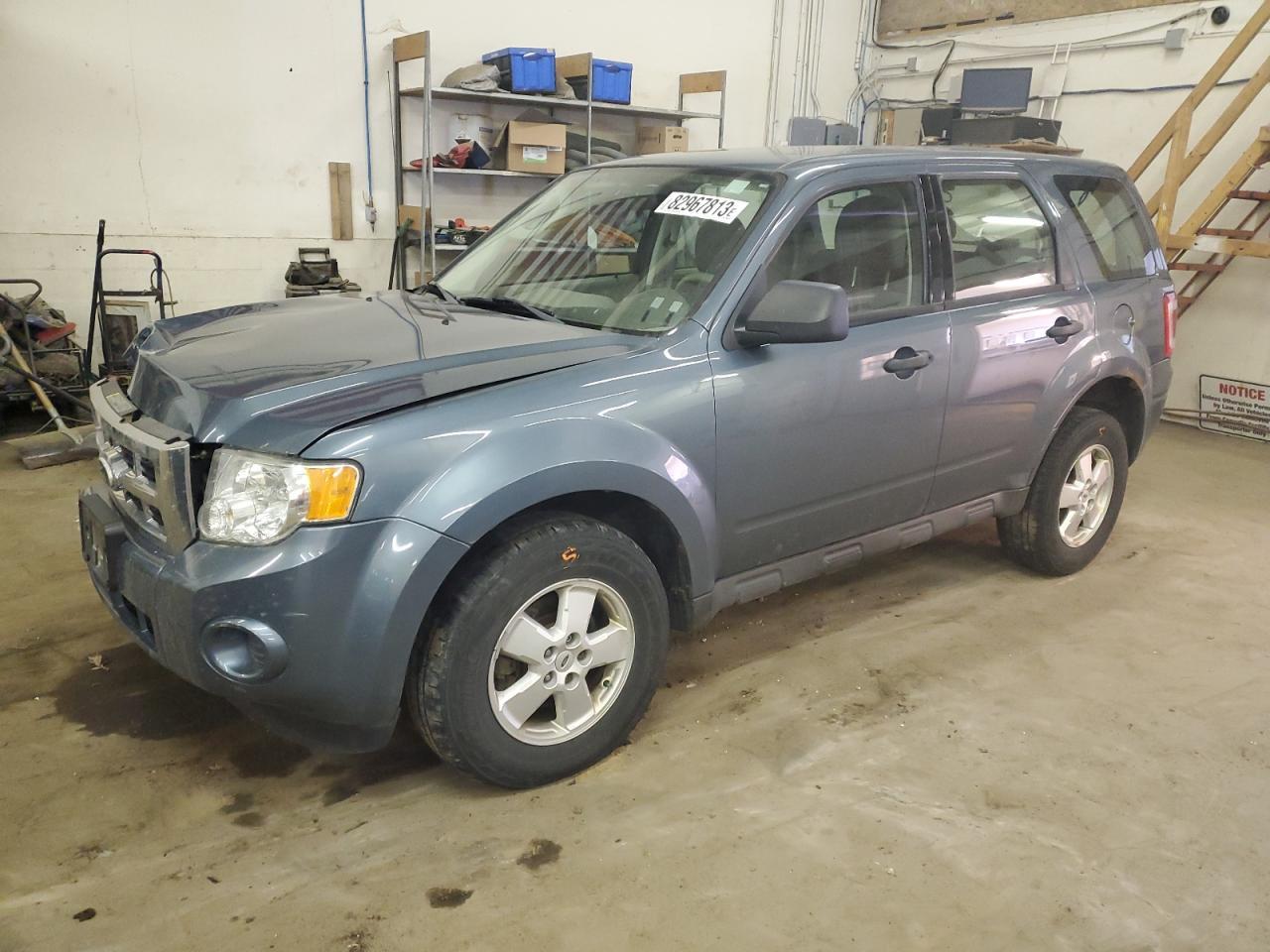 2010 FORD ESCAPE XLS car image