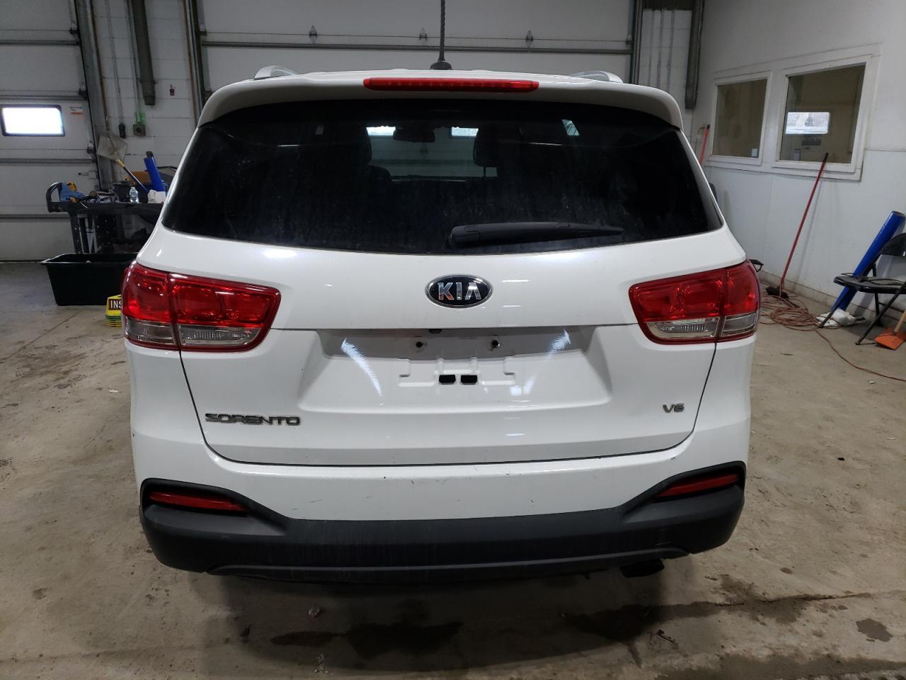 2016 KIA SORENTO LX - Image 6