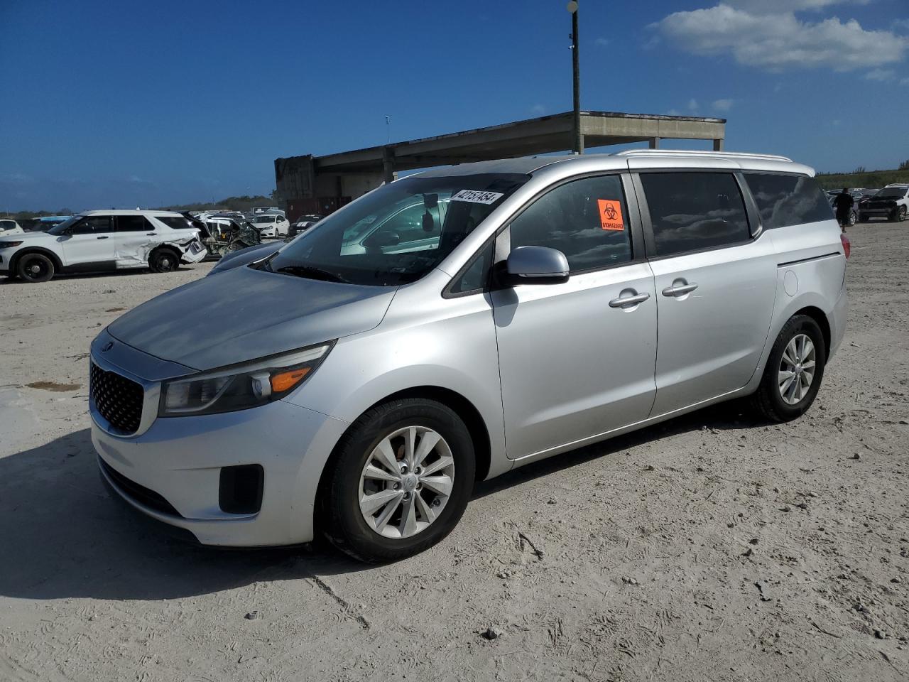 2016 KIA SEDONA LX