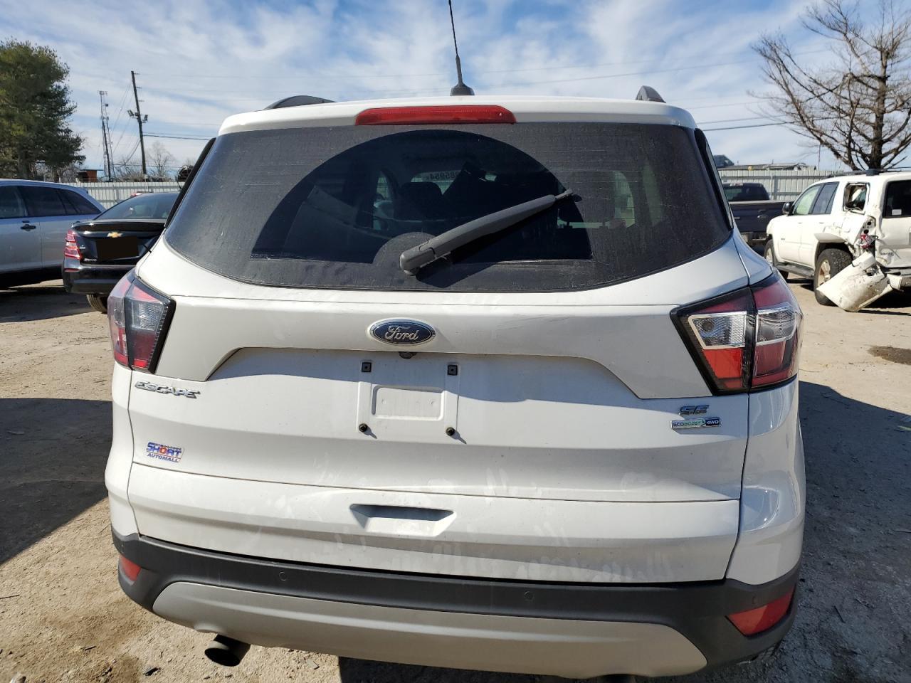 2017 FORD ESCAPE SE - Фото 6