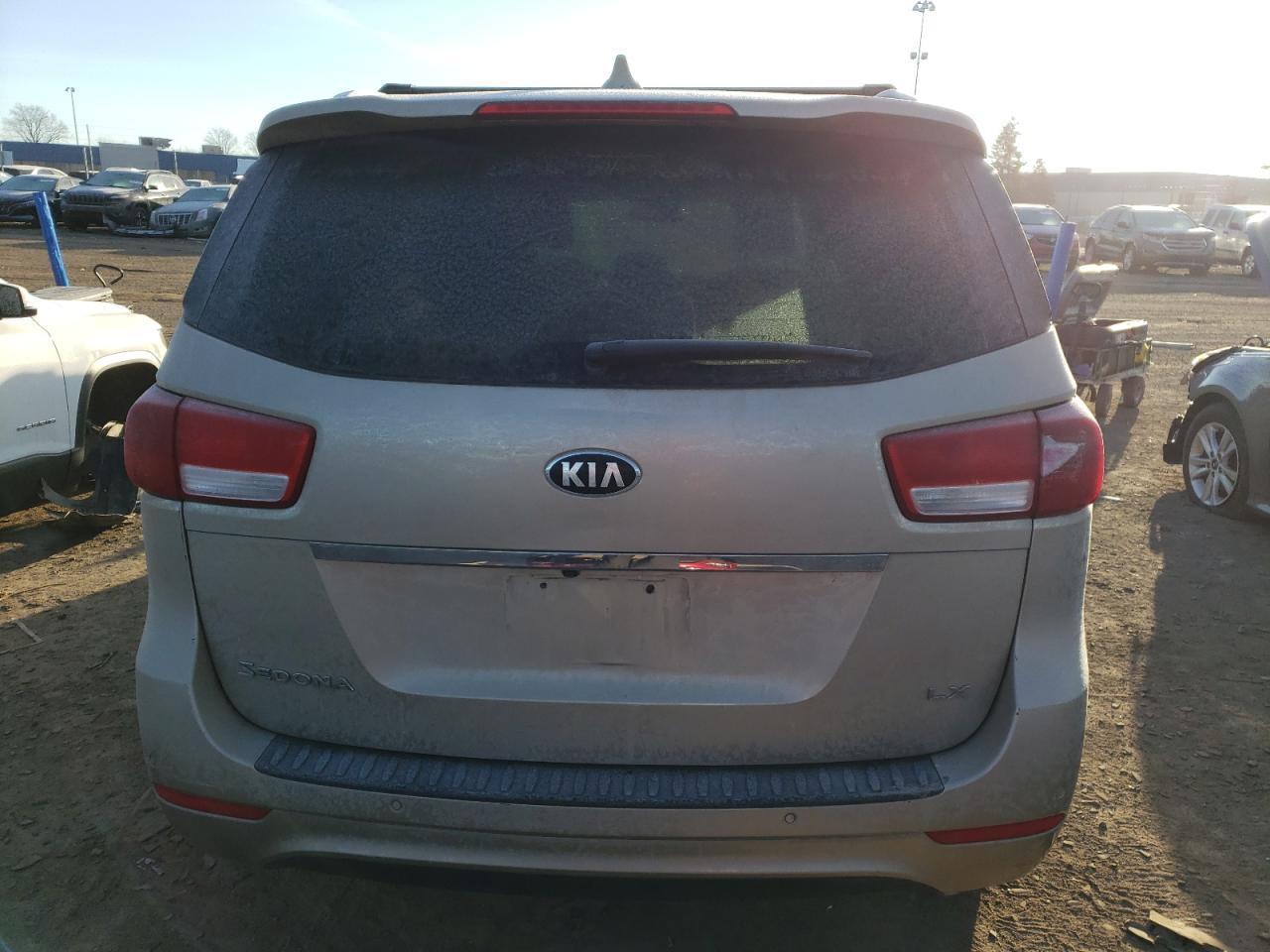 2016 KIA SEDONA LX - Фото 6