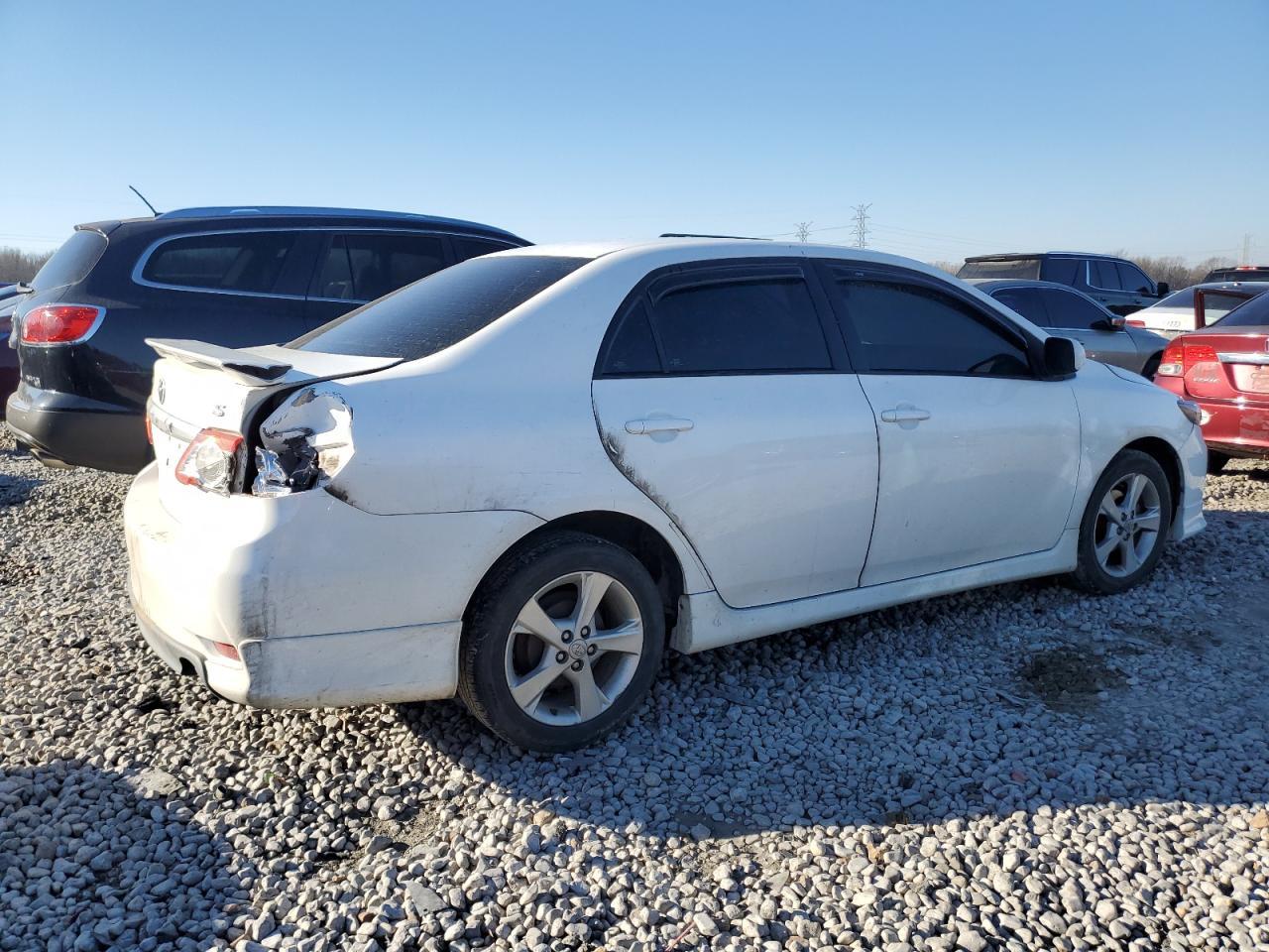2013 TOYOTA COROLLA BA - Фото 3