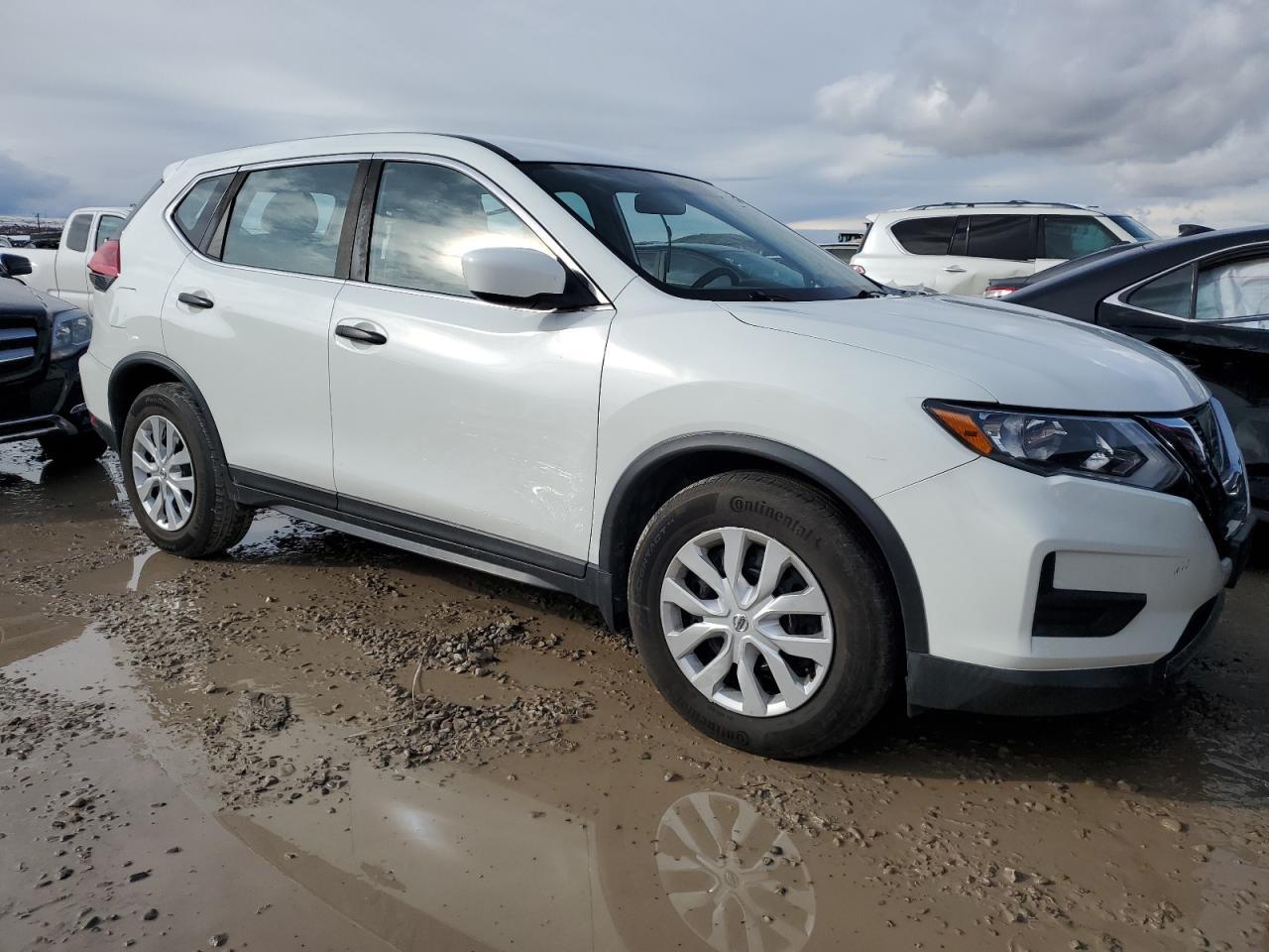 2017 NISSAN ROGUE S - Фото 4