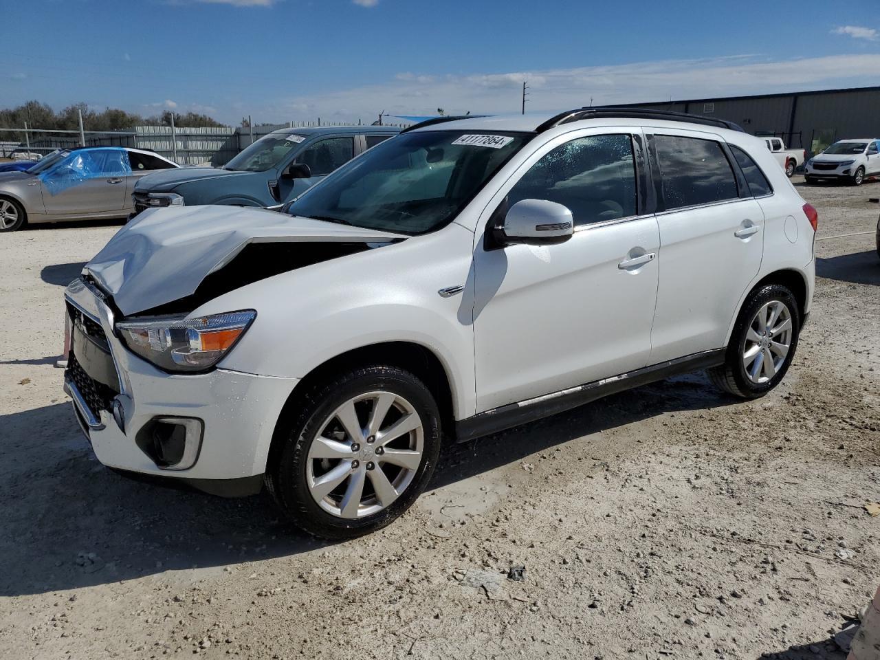 2015 MITSUBISHI OUTLANDER car image