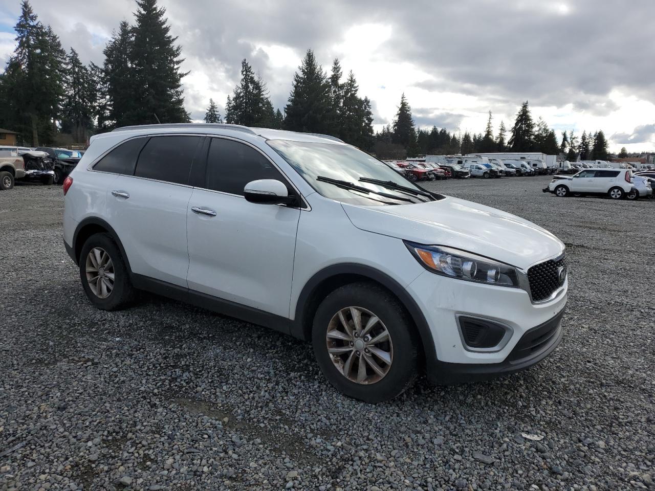 2016 KIA SORENTO LX - Image 4