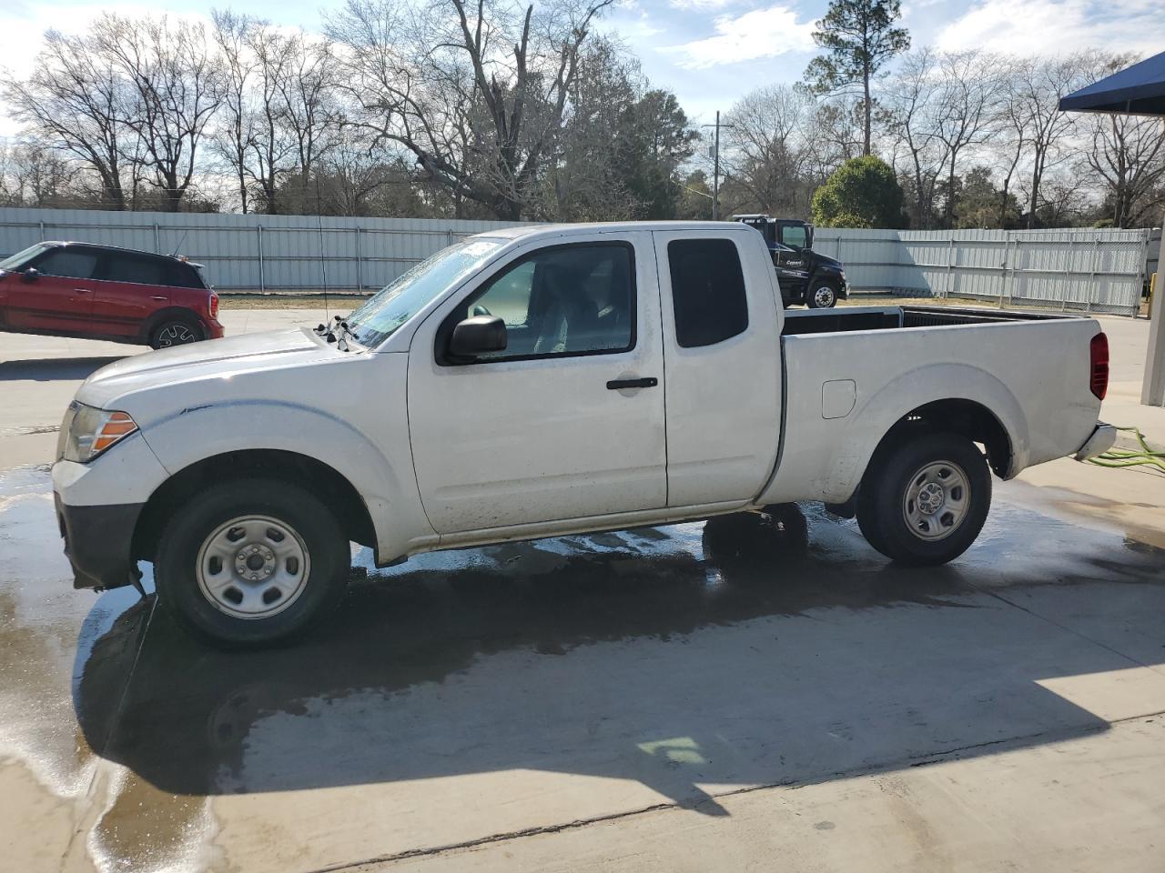 2017 NISSAN FRONTIER S