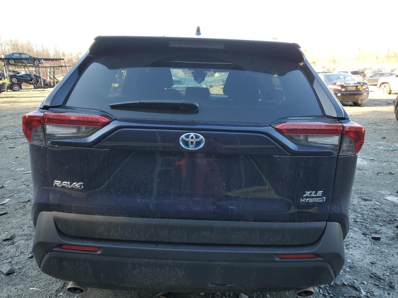 2022 TOYOTA RAV4 XLE - Фото 6