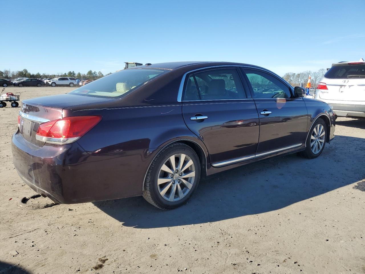 2011 TOYOTA AVALON BAS - Image 3