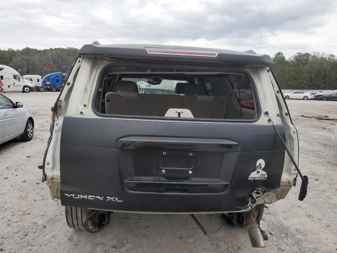 2016 GMC YUKON XL D - Фото 6