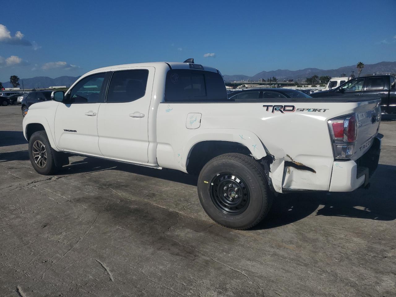 2023 TOYOTA TACOMA DOU - Фото 2