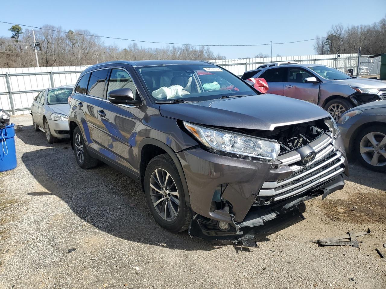 2019 TOYOTA HIGHLANDER - Image 4
