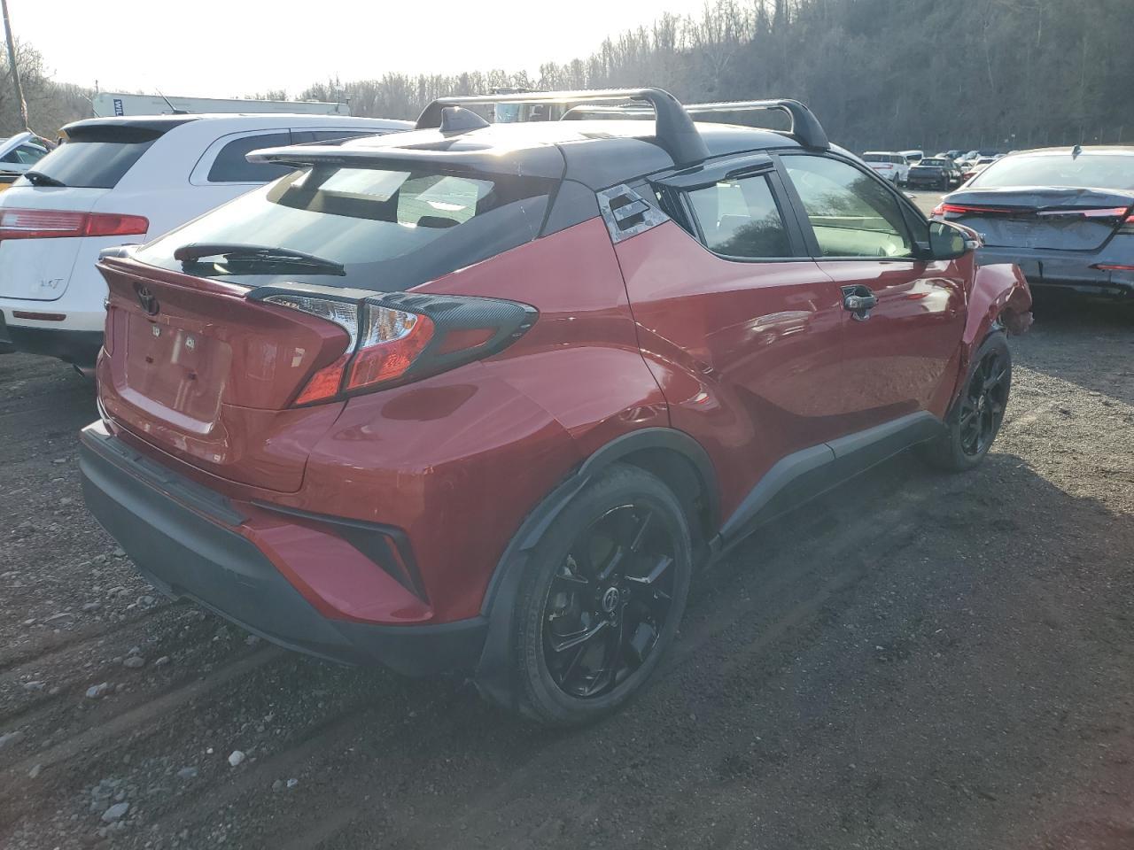 2021 TOYOTA C-HR XLE - Фото 3