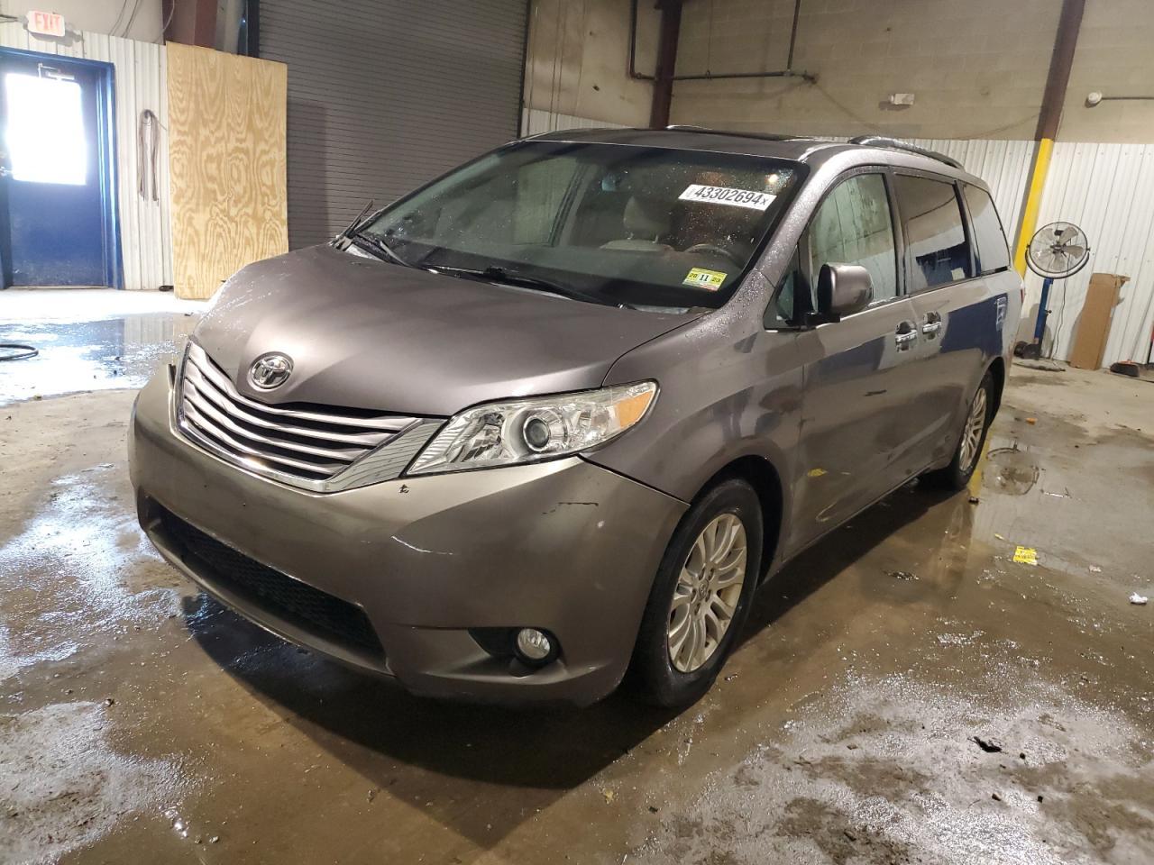 2015 TOYOTA SIENNA XLE car image